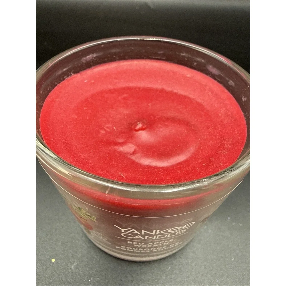 Yankee‎ Candle Red Apple Wreath Candle - 4.3 oz - Damaged/used